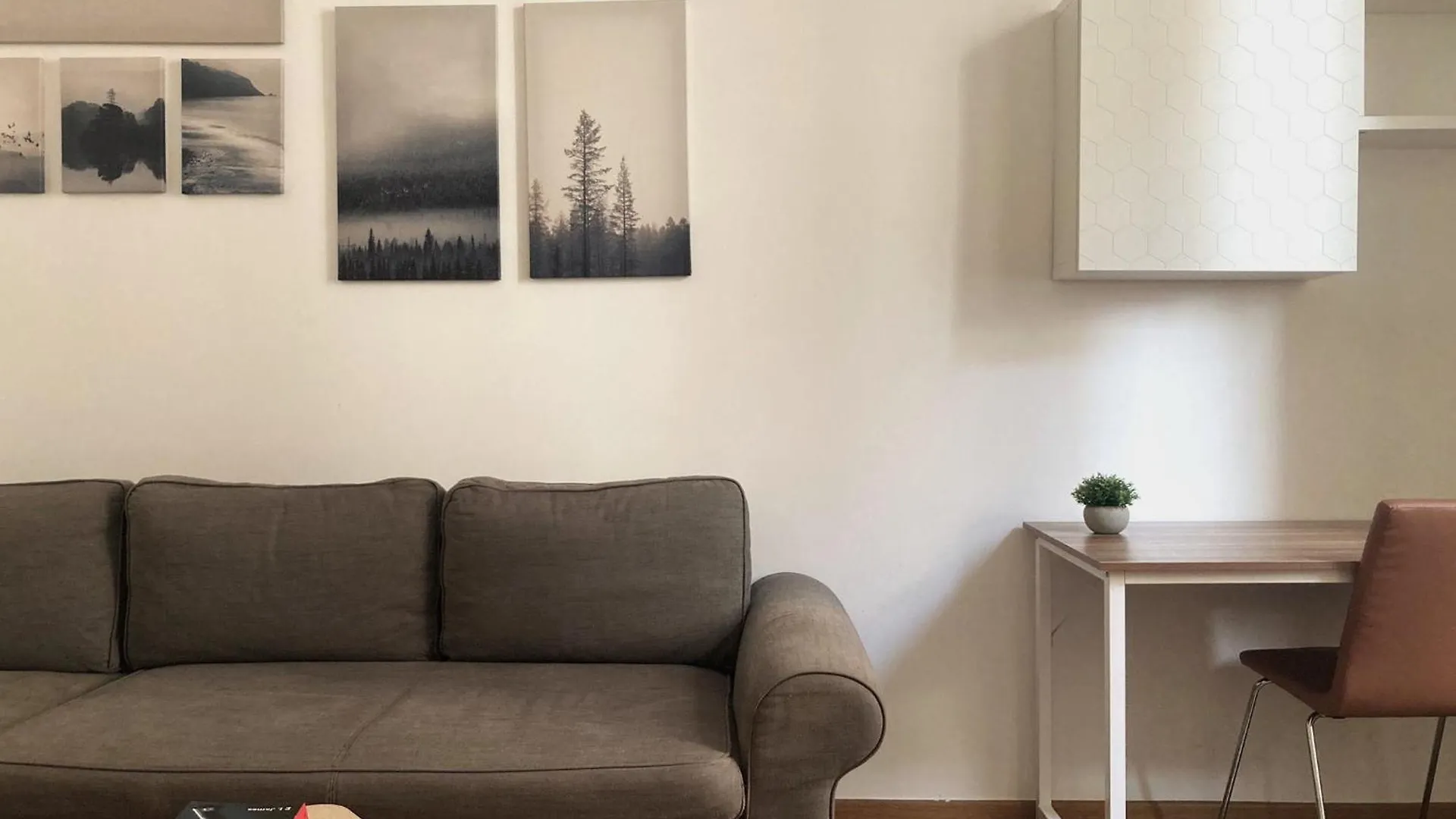 Monviso 35 , Cozy Apartment Milan Italy
