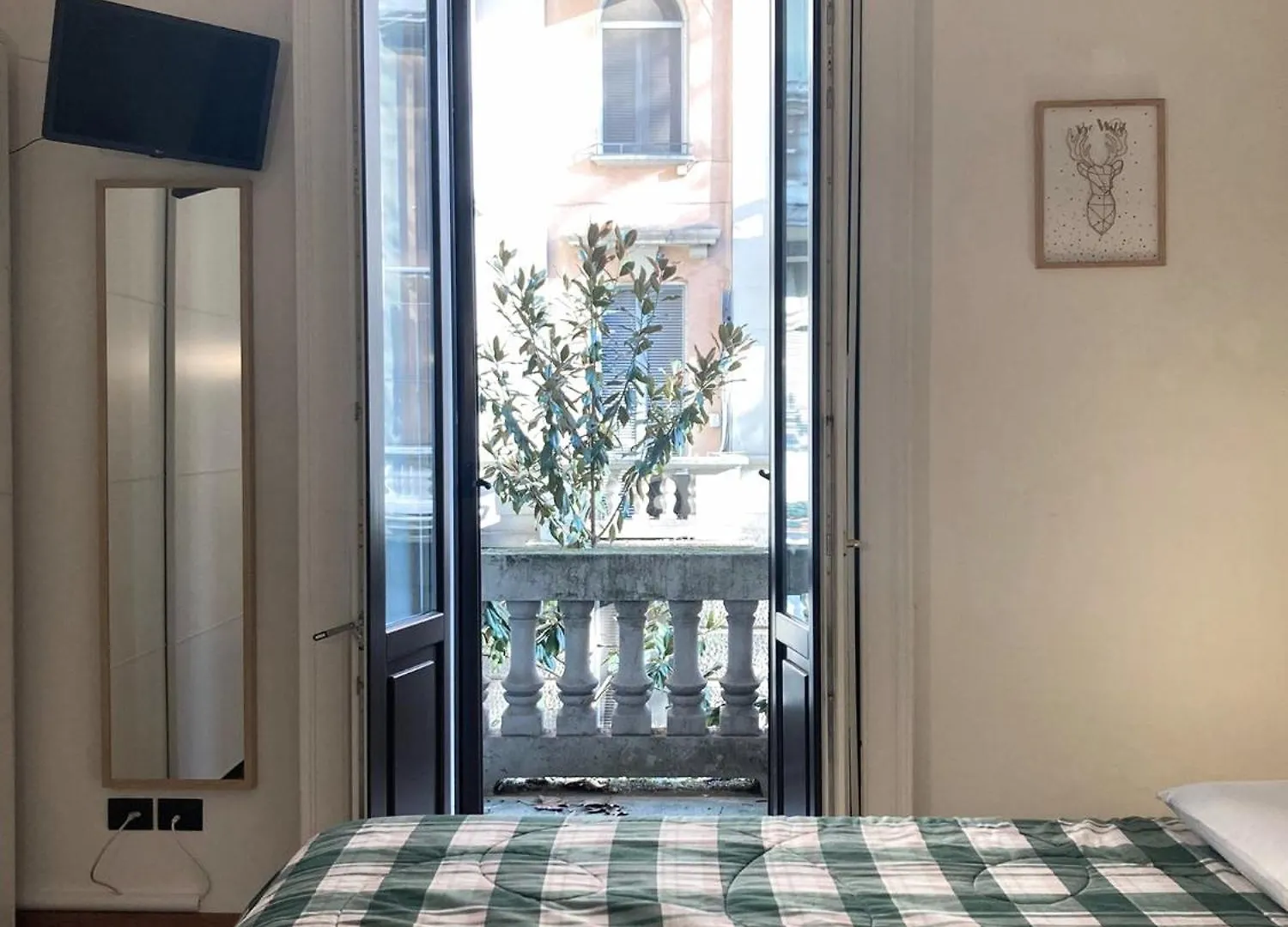 Monviso 35 , Cozy Apartment Milan Italy