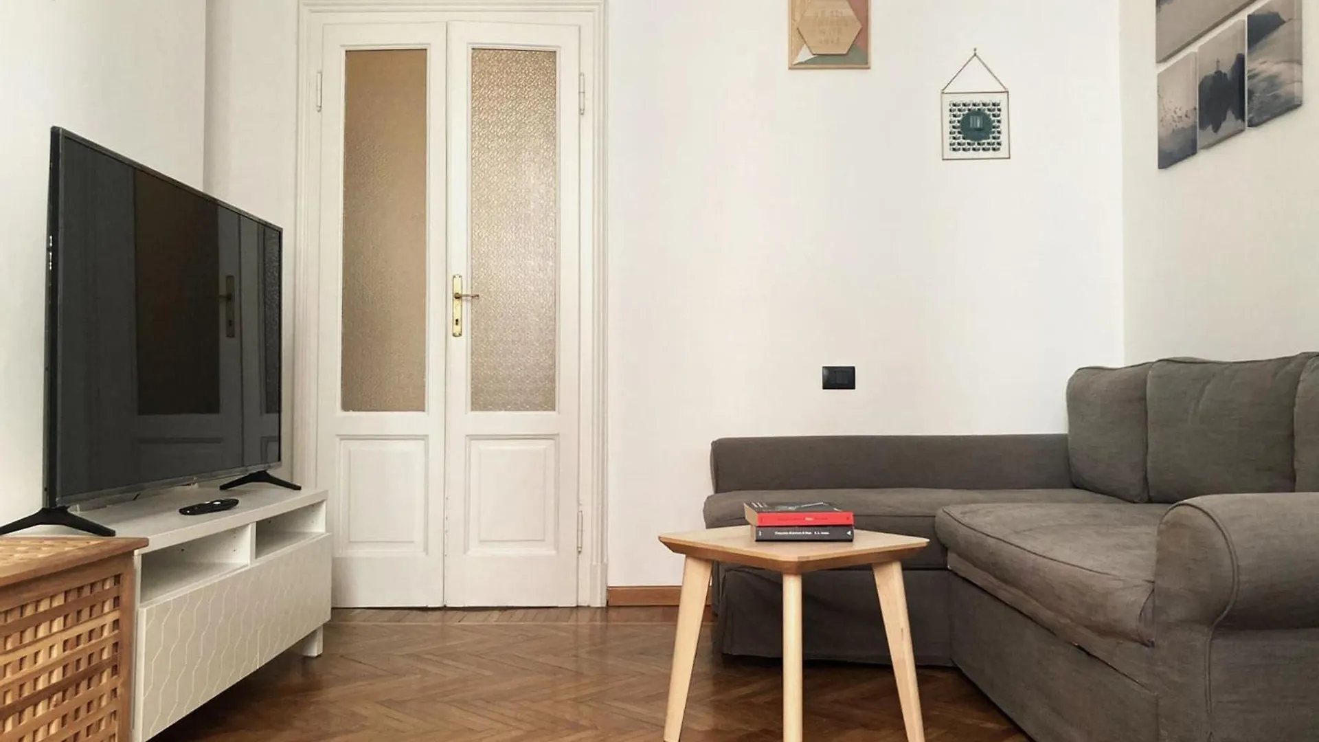 Monviso 35 , Cozy Apartment Milan